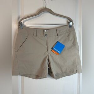 NWT Columbia Women’s Khaki Silver Ridge Stretch Shorts - Size 8